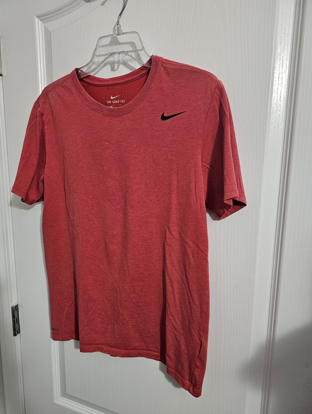 Nike Dri Fit Short Sleeve Shirt Men’s size Medium, Red Running Workout Athletic